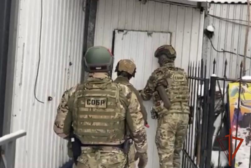 При участии спецназа Росгвардии в Приангарье задержаны 11 человек, причастных к организации незаконных игорных заведений