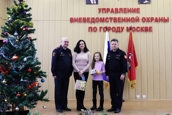 Росгвардейцы исполнили новогодние мечты детей в рамках всероссийской акции «Ёлка желаний»