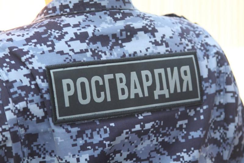 Подмосковные росгвардейцы задержали подозреваемого в грабеже