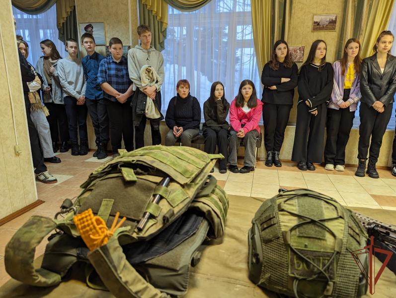 Росгвардия провела для смоленских школьников военно-патриотическое мероприятие