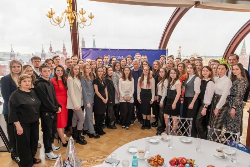Магистранты ЛЭТИ – победители Стипендиальной программы «Система» встретились с ведущими работодателями страны в Москве
