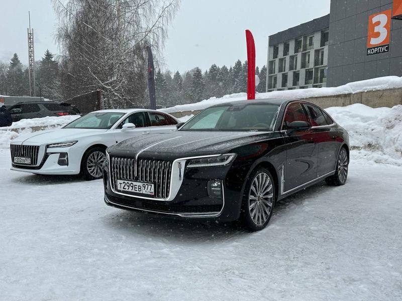 бренд Hongqi показал российским компаниям автомобили для корпоративных автопарков