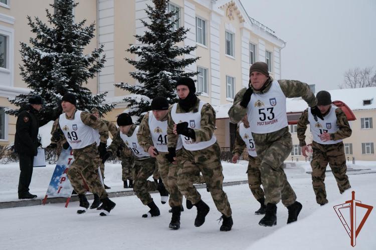 В Уральском округе Росгвардии стартовал сбор с кандидатами для поступления в военные академии