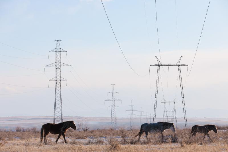 «Россети» установили почти 5 тыс. новых изоляторов на линиях электропередачи юга Сибири