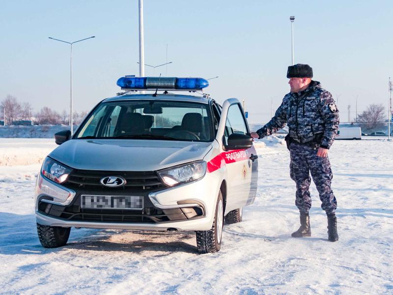 В Новокузнецке  росгвардейцы задержали горожанина, который разбил стакан о голову своего знакомого