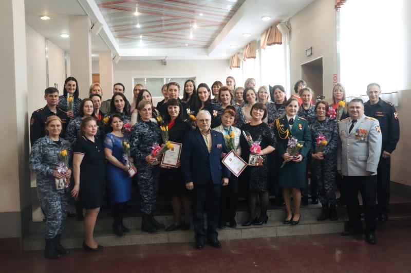 Праздничный концерт подарили женщинам сотрудники и военнослужащие Управления Росгвардии по Приморскому краю