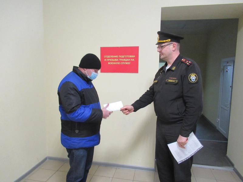 В Севастополе военные следователи продолжают рейды по выявлению граждан, не вставших на воинский учет