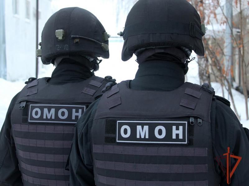 При содействии спецназа Росгвардии в Новосибирске проведены обыски у подозреваемых в растрате денежных средств в особо крупном размере и получении взятки