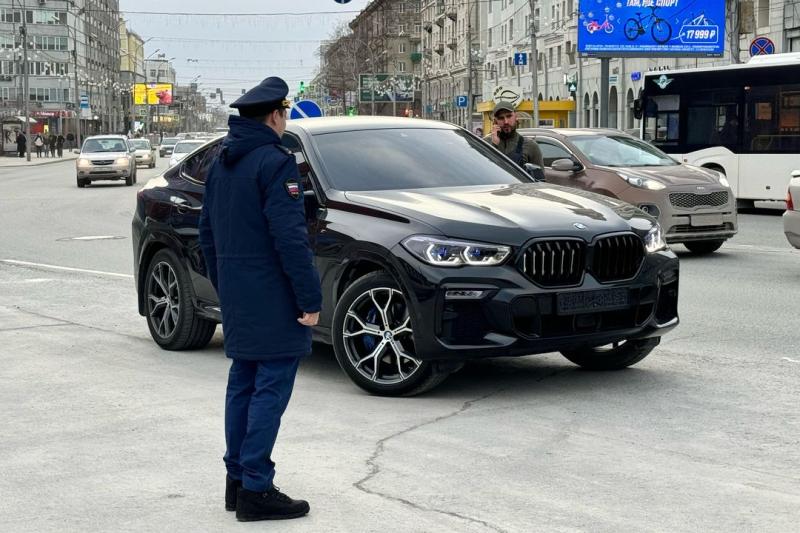 Прокуратура и ГИБДД отобрали BMW X6 у водителя в ходе рейда в Новосибирске