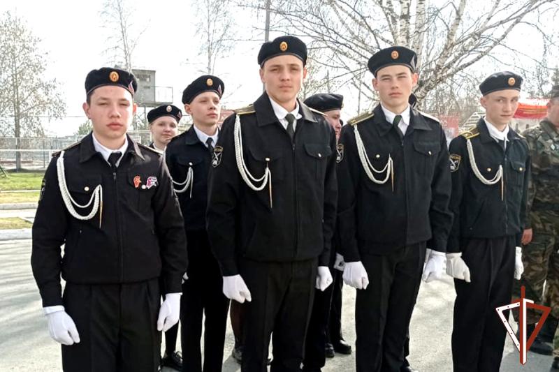 Зауральские школьники приняли участие в слете кадетов Уральского округа Росгвардии