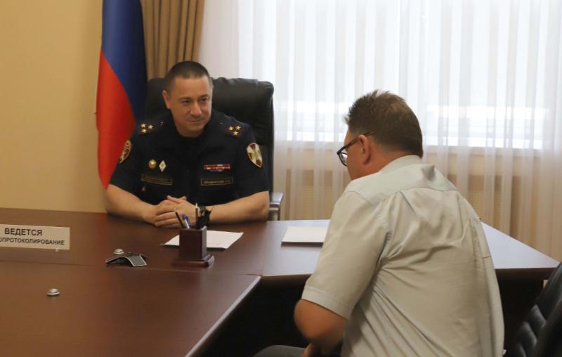 Начальник Управления Росгвардии по Орловской области побеседовал с гражданами в Приемной Президента России