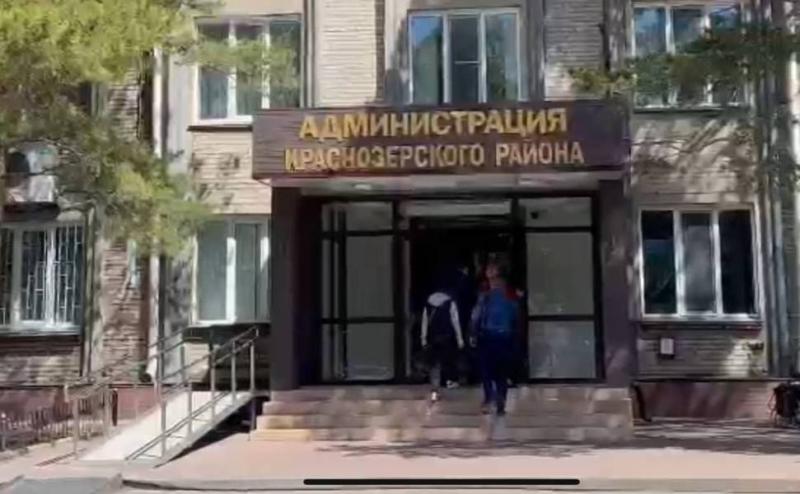 Главу Краснозерского района Оксану Семенову отправили под домашний арест