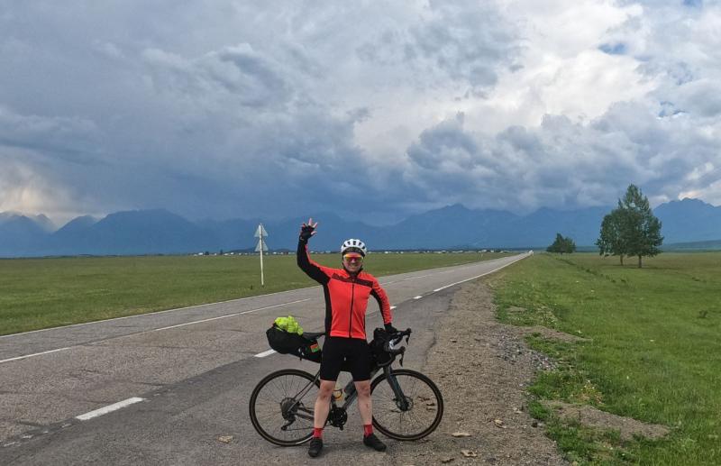 Ко Дню России 12 июня многокилометровый велотур совершил сотрудник забайкальского Росреестра