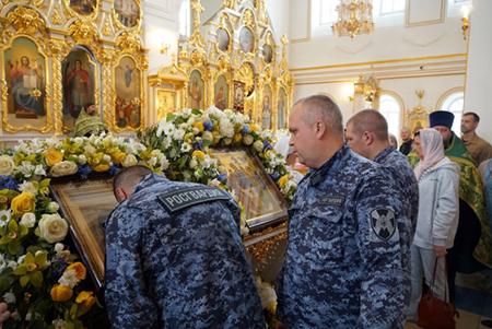 Ульяновские росгвардейцы совершили молебен перед Казанской иконой Божией Матери