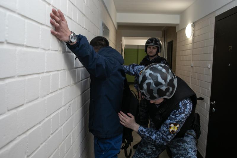Офицер Росгвардии рассказал кировчанам, как защитить свой дом от преступных посягательств