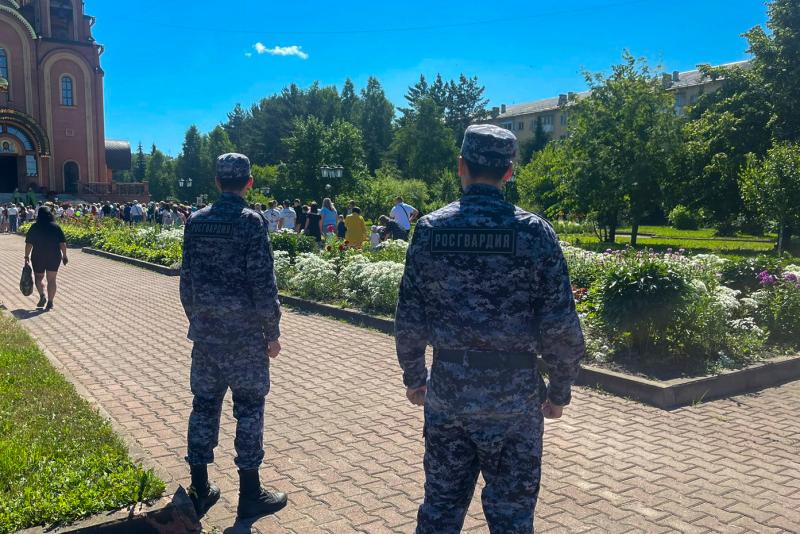 Росгвардия обеспечила безопасность более 20 тысяч кузбассовцев во время масштабных праздничных мероприятий