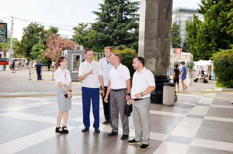 Депутат ЗСК Виктор Тепляков провёл обход на железнодорожном вокзале Сочи