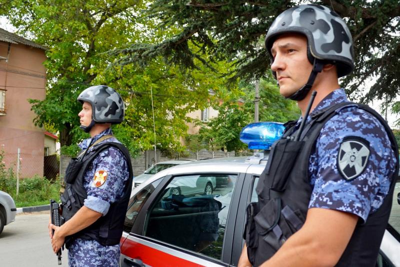 Кузбасские росгвардейцы задержали злоумышленника, проникшего на территорию охраняемого предприятия