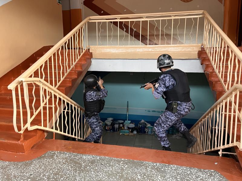Росгвардейцы провели тренировочное занятие по задержанию злоумышленника на охраняемом объекте в Туве