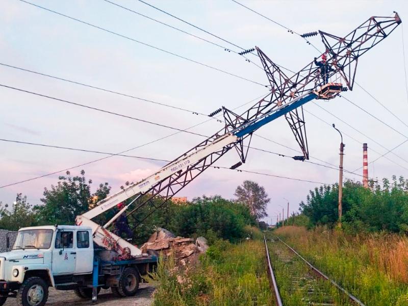 Региональные власти поблагодарили «Россети Новосибирск» за оперативное восстановление электроснабжение после ДТП с опорой ЛЭП