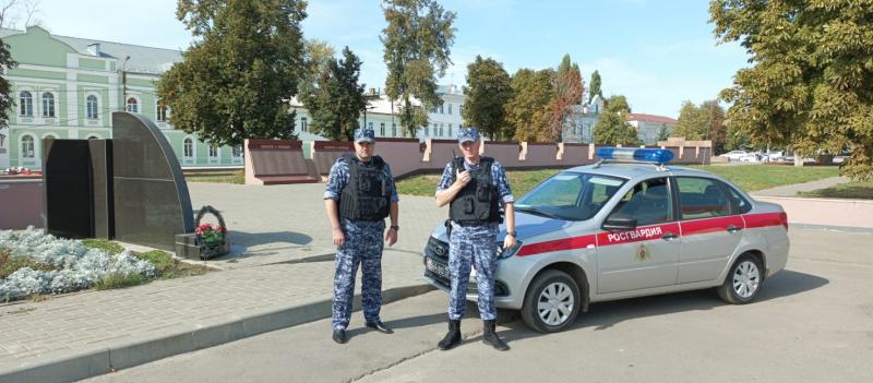 Росгвардейцы в Тамбовской области оказали помощь получившему травму подростку