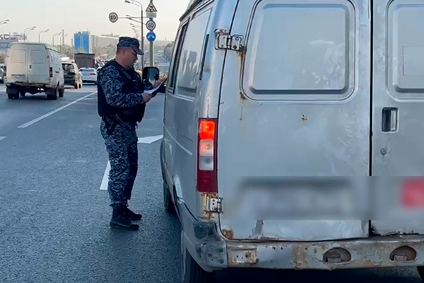 Столичные росгвардейцы задержали автомобиль, находящийся в розыске 