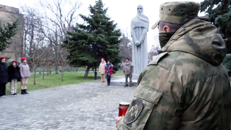 В Херсонской области росгвардейцы приняли участие в мероприятиях  ко Дню Героев Отечества