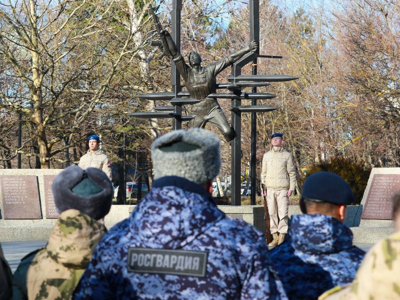 В Ставрополе росгвардейцы почтили память земляков, погибших при исполнении воинского долга