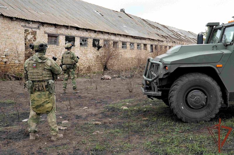 В ДНР военнослужащие Росгвардии обеспечили безопасность на месте падения БПЛА