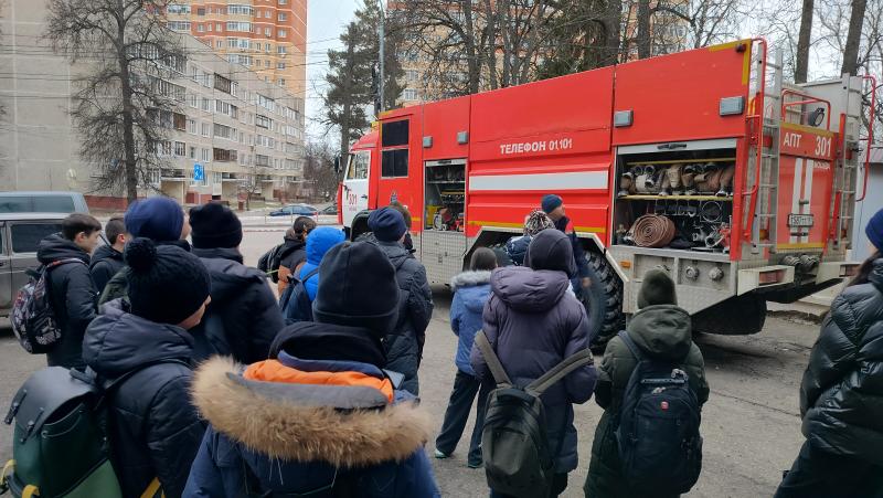 Экскурсия для школьников в пожарный отряд: новые знания и положительные эмоции