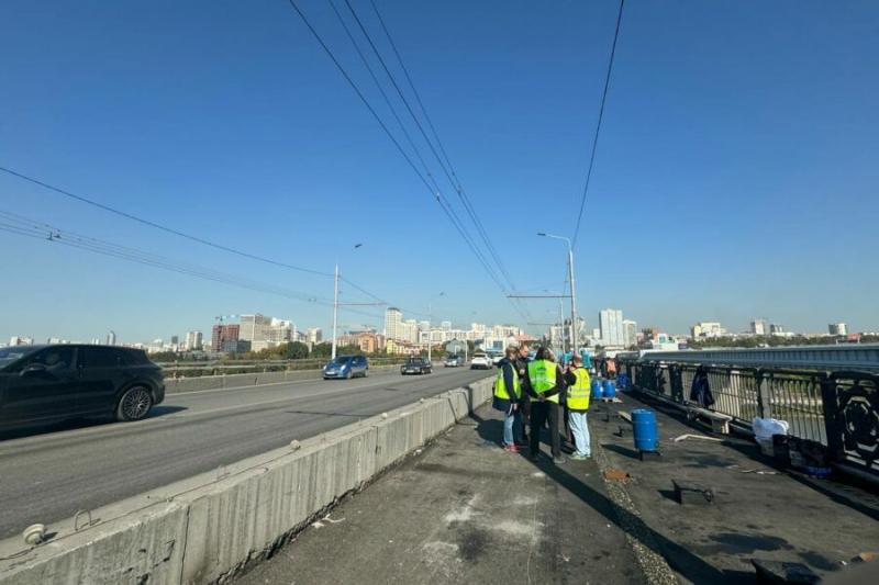 Экс-подрядчику Октябрьского моста в Новосибирске вернули иск на 228 млн рублей