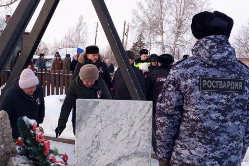 В Томской области росгвардейцы приняли участие в патриотическом автопробеге в честь 80-летия Победы в Великой Отечественной войне