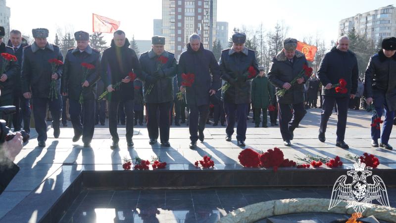 Начальник Управления Андрей Медведев принял участие в возложении цветов к вечному огню во Владимире