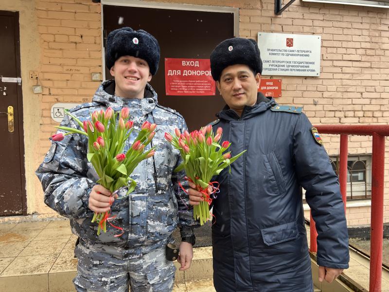 Судебные приставы Ленинградской области поддержали акцию «Вам, любимые!»