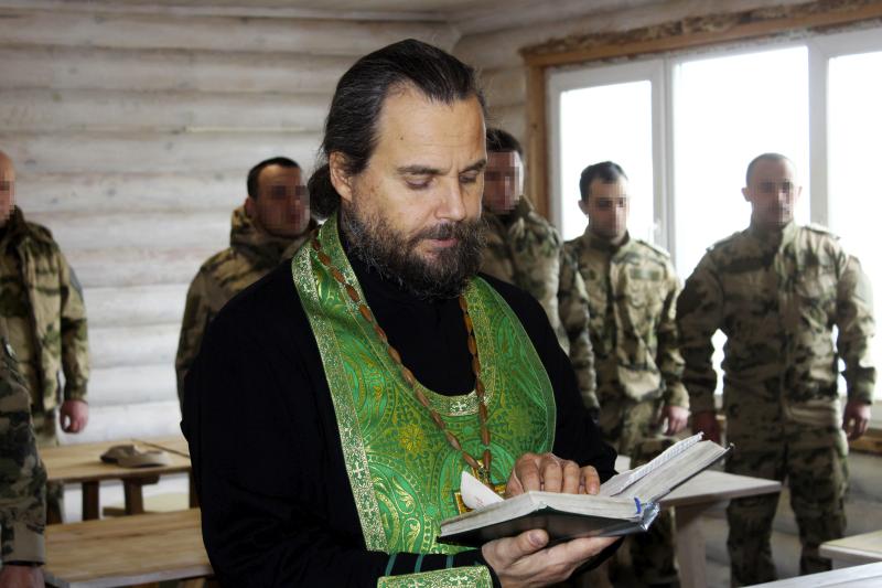 В Херсонской области сотрудники и военнослужащие Росгвардии встретились со священнослужителями из столицы