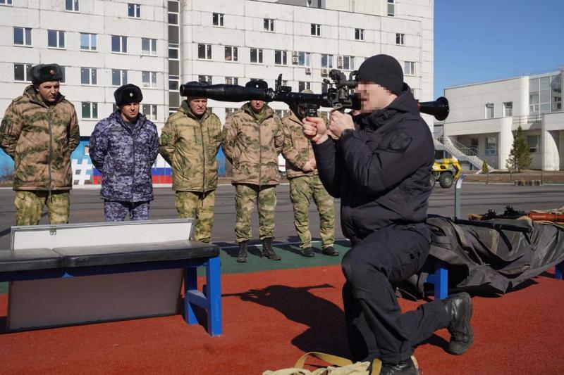 В столичном главке Росгвардии прошли занятия с участниками выездных сборов