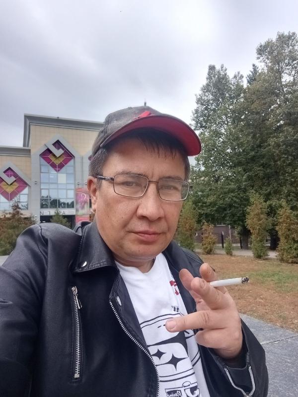 говорит сядеш тюрму крикнул она мне синяк поставила лыжами кидалась я должен молча сосать