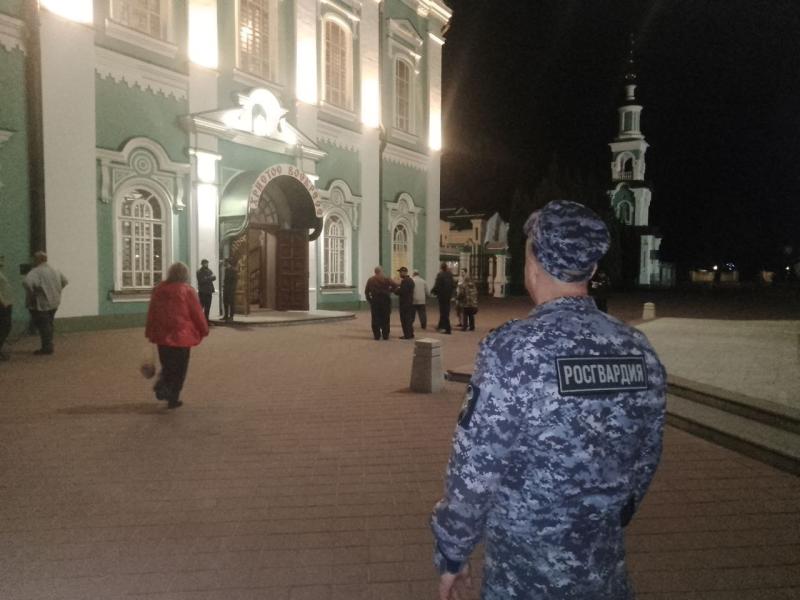 Тамбовские росгвардейцы приняли участие в обеспечении правопорядка в период празднования православной Пасхи