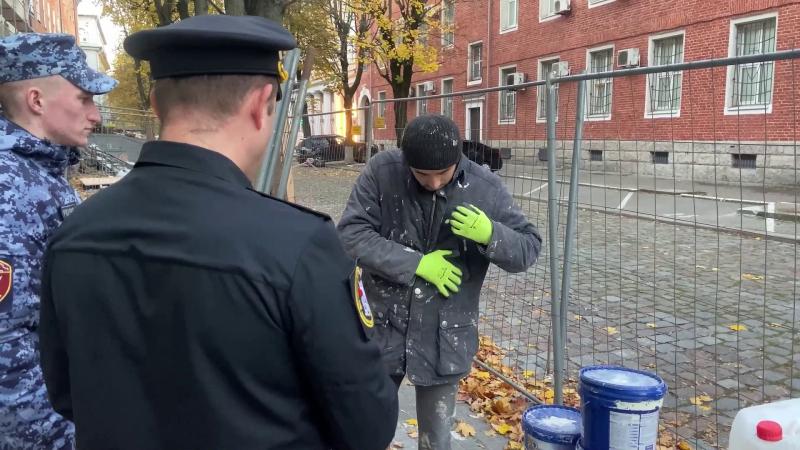 Военные следователи в Калининграде продолжают ставить на воинский учет новых граждан России.