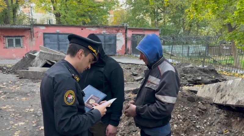 Военные следователи в Калининграде продолжают выявлять граждан, у которых отсутствует отметка о постановке на воинский учет.