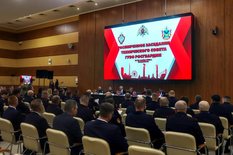 Вопросы развития вневедомственной охраны и внедрения передовых технологий в деятельность Росгвардии рассмотрели во Владивостоке