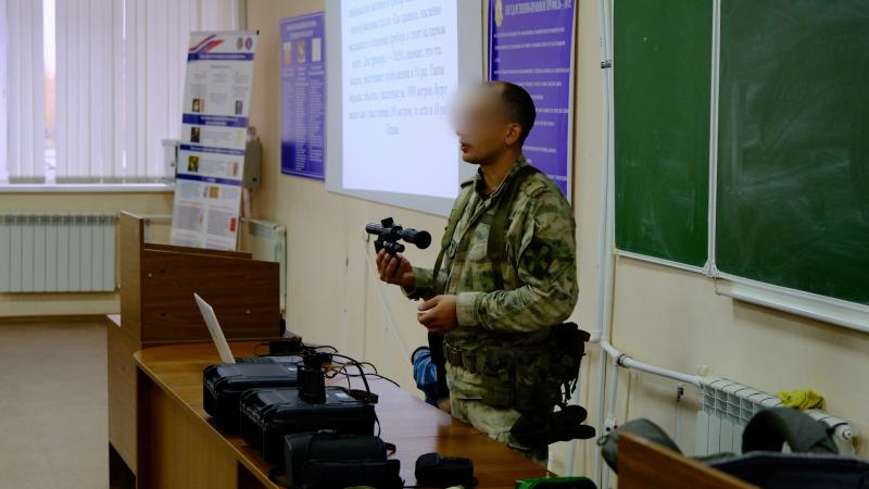 Сотрудник спецподразделения Росгвардии провел тематическую встречу со студентами в Тамбове