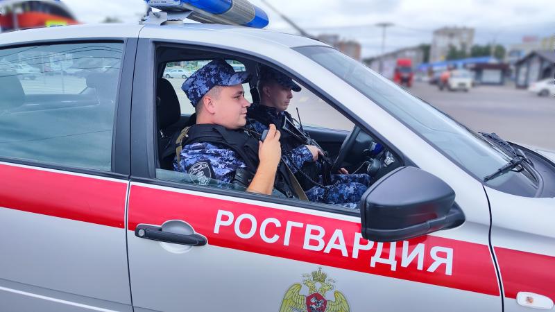Росгвардейцы задержали грабительницу в одном из брянских магазинов