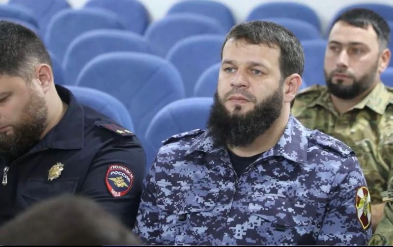 ПРЕДСТАВИТЕЛЬ РОСГВАРДИИ ПРИНЯЛ УЧАСТИЕ В ЗАСЕДАНИИ МЕЖВЕДОМСТВЕННОЙ КОМИССИИ В ГРОЗНОМ
