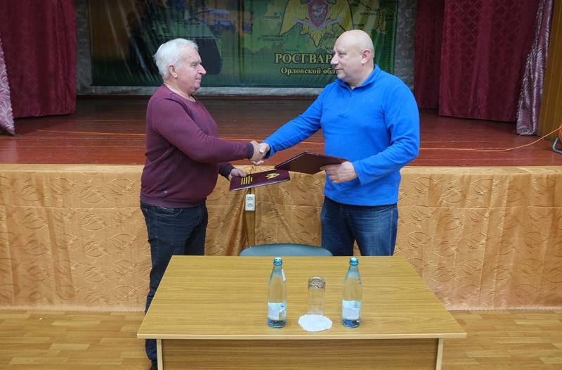 В Орле ветераны Росгвардии подписали соглашение с коллегами из «Боевого братства»