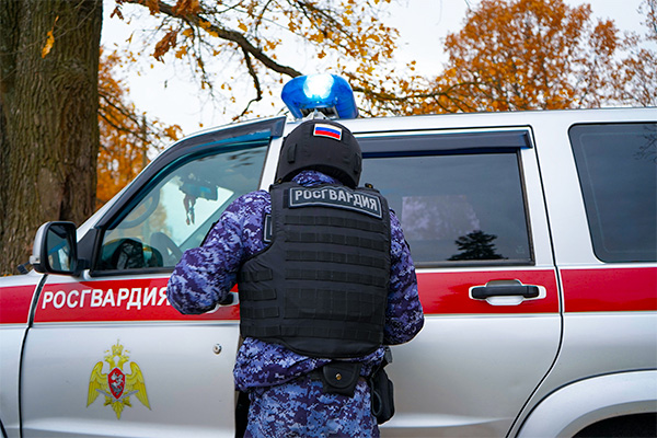 Росгвардейцы пресекли противоправные действия семейной пары, нарушавшей общественный порядок в Подмосковье