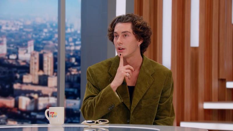 «Думал, что выпрыгну в окно». Анар рассказал о сложностях в «Титанах» в шоу «УТРО.ТНТ»