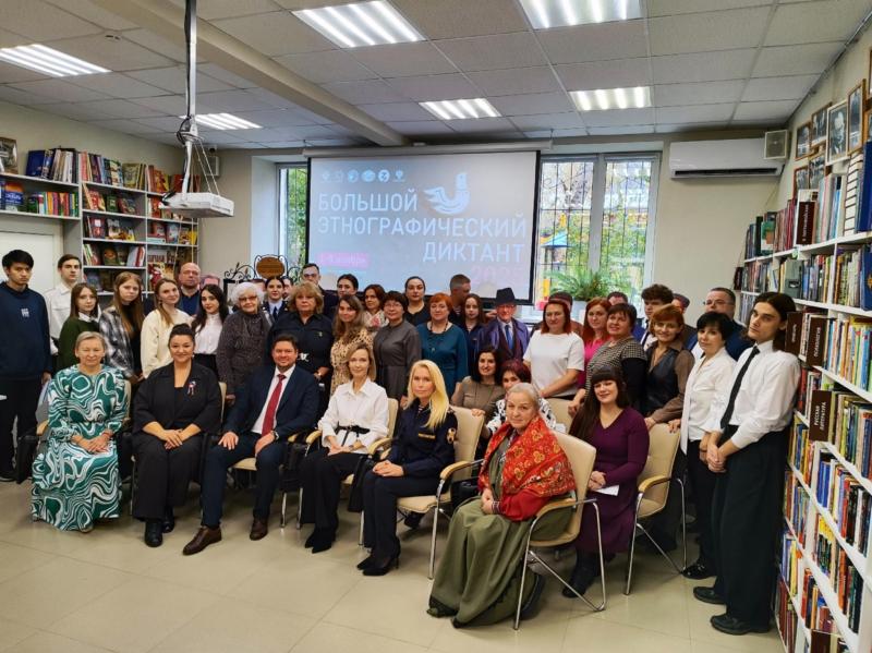 В ВОРОНЕЖЕ РОСГВАРДЕЙЦЫ ПРИНЯЛИ УЧАСТИЕ В ЮБИЛЕЙНОЙ ПРОСВЕТИТЕЛЬСКОЙ АКЦИИ «БОЛЬШОЙ ЭТНОГРАФИЧЕСКИЙ ДИКТАНТ»