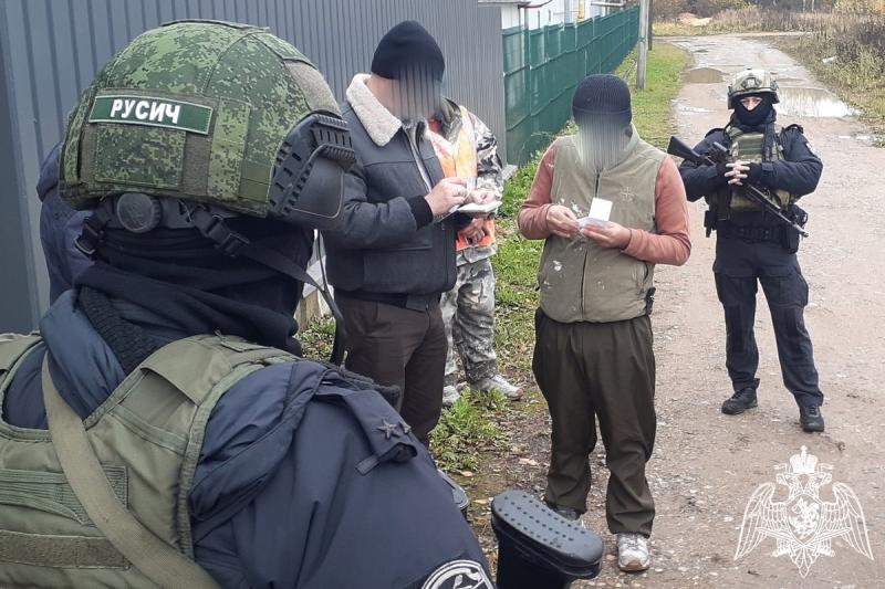 В Смоленской области при силовой поддержке ОМОН Росгвардии проведены рейды по выявлению нелегальных мигрантов