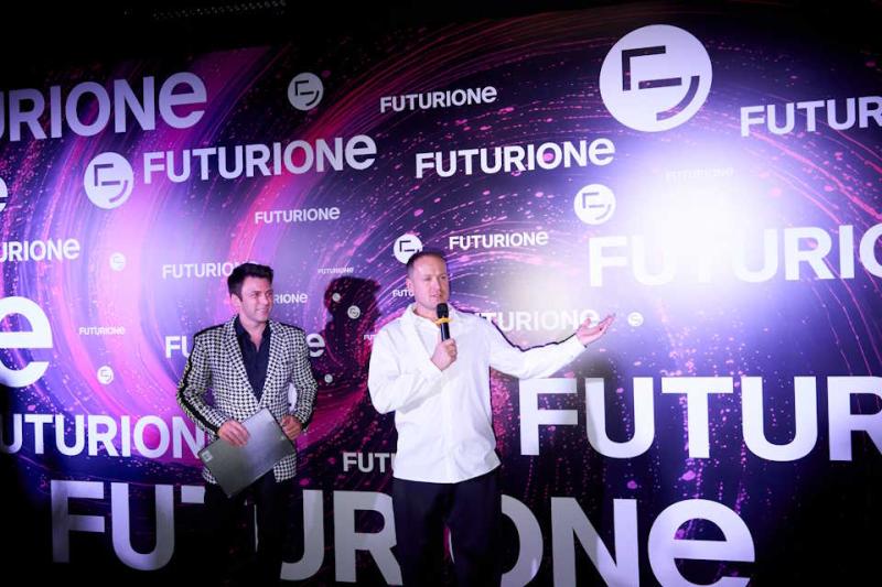 Искусство, технологии, чувства: в Санкт-Петербурге открылось фиджитал-пространство Futurione Emotions